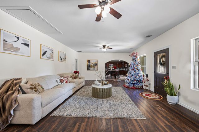 305 Whitesands TRL, Dale, TX 78616