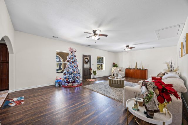 305 Whitesands TRL, Dale, TX 78616