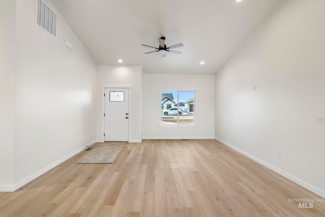 2014 Regan St, Jerome, ID 83338