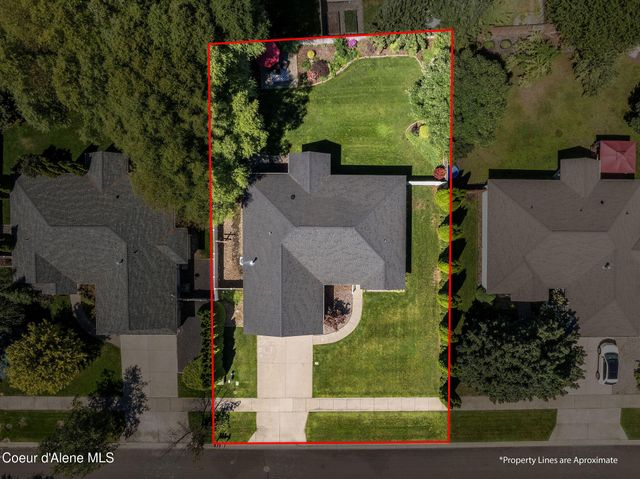 2715 W BROADMOORE DR, Hayden, ID 83835