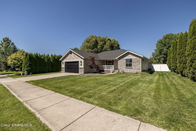 2715 W BROADMOORE DR, Hayden, ID 83835