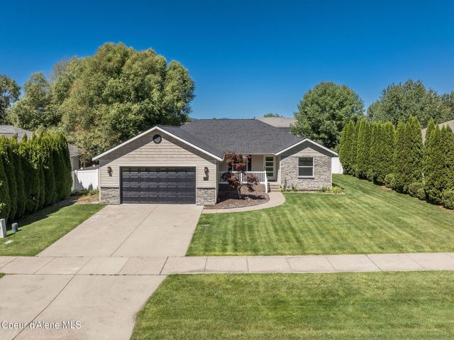 2715 W BROADMOORE DR, Hayden, ID 83835