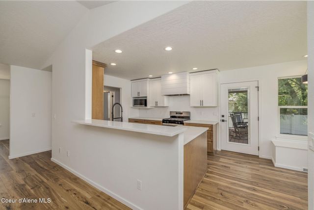 2715 W BROADMOORE DR, Hayden, ID 83835