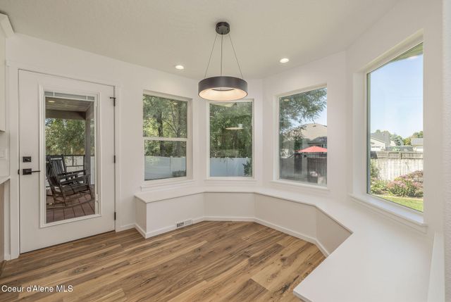 2715 W BROADMOORE DR, Hayden, ID 83835