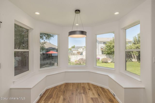 2715 W BROADMOORE DR, Hayden, ID 83835