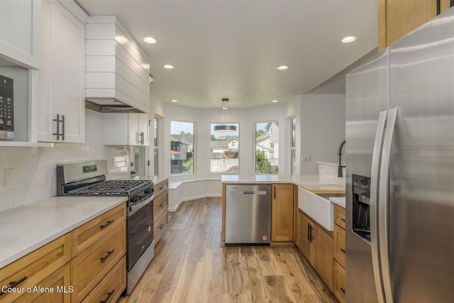 2715 W BROADMOORE DR, Hayden, ID 83835