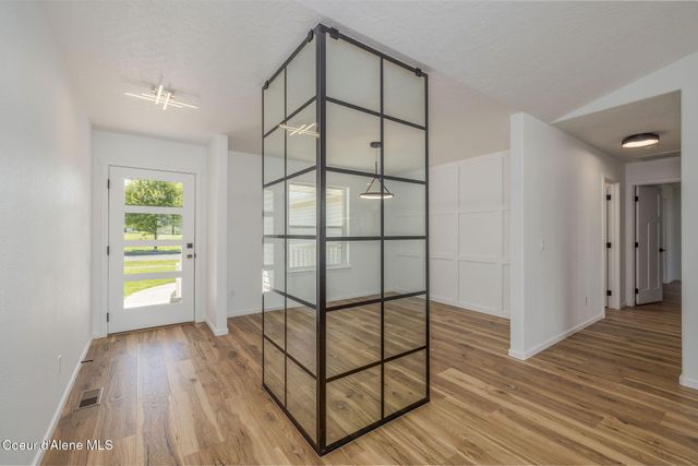 2715 W BROADMOORE DR, Hayden, ID 83835