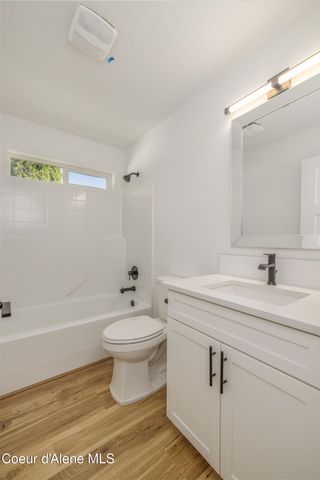 2715 W BROADMOORE DR, Hayden, ID 83835