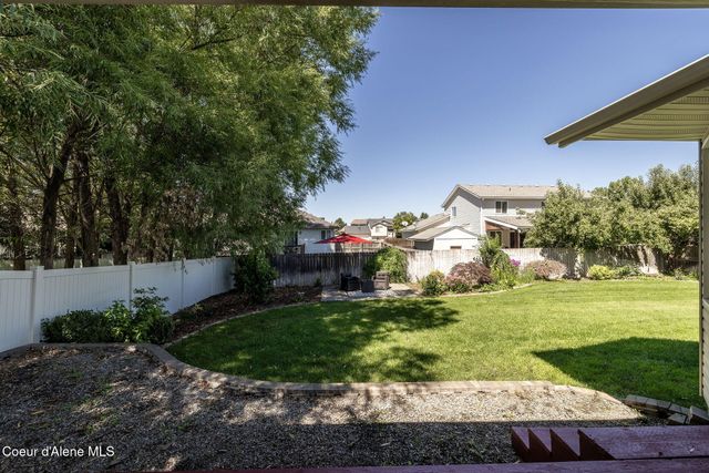 2715 W BROADMOORE DR, Hayden, ID 83835