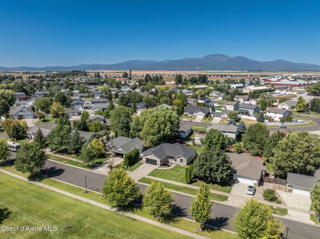 2715 W BROADMOORE DR, Hayden, ID 83835