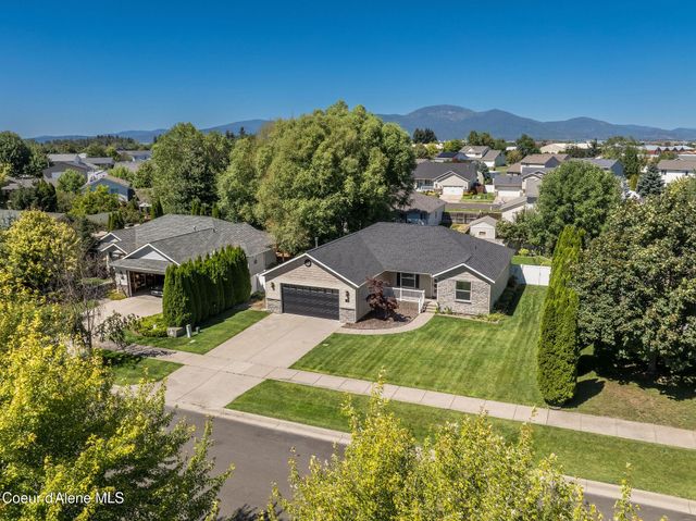 2715 W BROADMOORE DR, Hayden, ID 83835