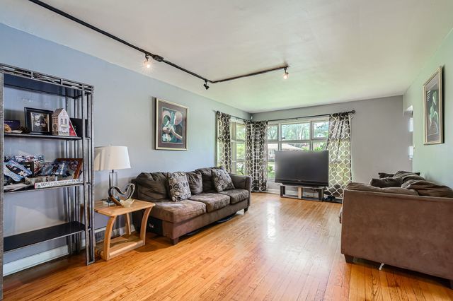 8856 S Washtenaw Avenue, Evergreen Park, IL 60805