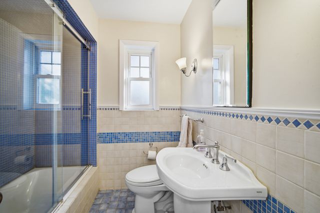 1700 Marguerite Street, Park Ridge, IL 60068