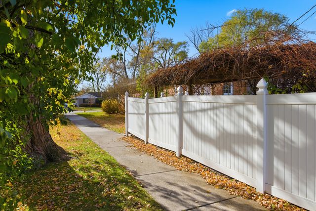 1700 Marguerite Street, Park Ridge, IL 60068