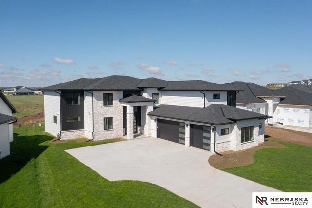 3659 Wilderness Hills Boulevard, Lincoln, NE 68516