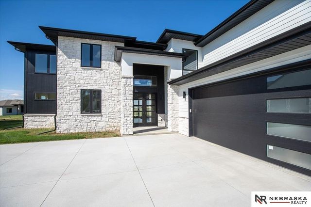 3659 Wilderness Hills Boulevard, Lincoln, NE 68516