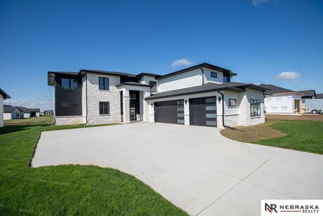 3659 Wilderness Hills Boulevard, Lincoln, NE 68516