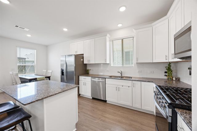 338 Paso Fino Drive, Alvin, TX 77511
