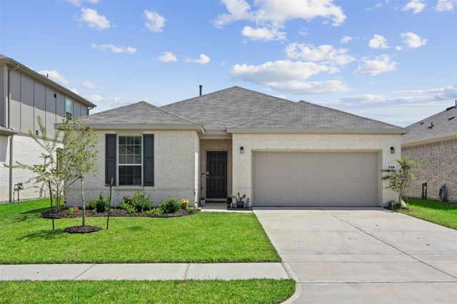 338 Paso Fino Drive, Alvin, TX 77511
