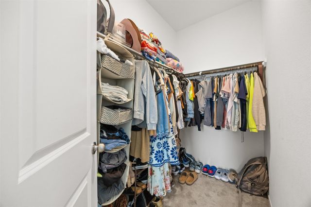 338 Paso Fino Drive, Alvin, TX 77511