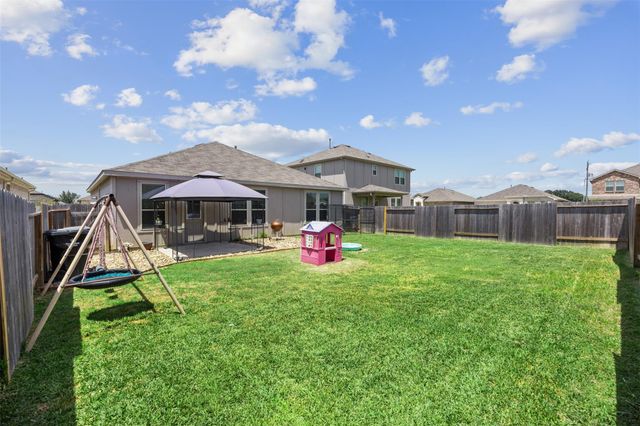 338 Paso Fino Drive, Alvin, TX 77511