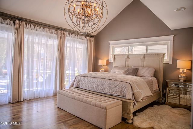 2148 Emkay Drive, Ottawa Hills, OH 43606