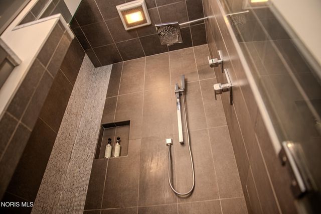 2148 Emkay Drive, Ottawa Hills, OH 43606