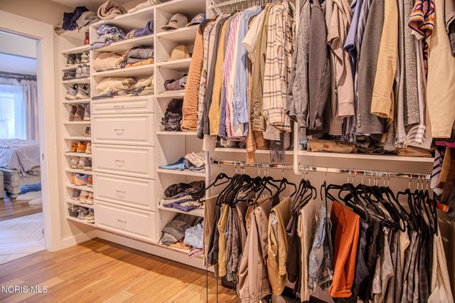 2148 Emkay Drive, Ottawa Hills, OH 43606