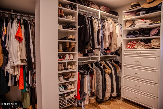 2148 Emkay Drive, Ottawa Hills, OH 43606