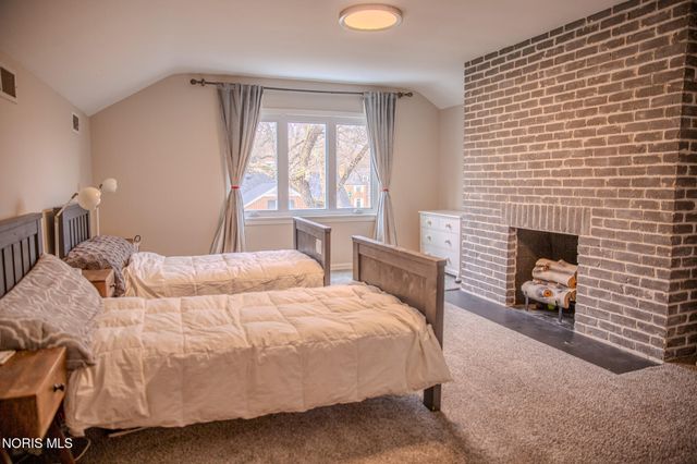 2148 Emkay Drive, Ottawa Hills, OH 43606