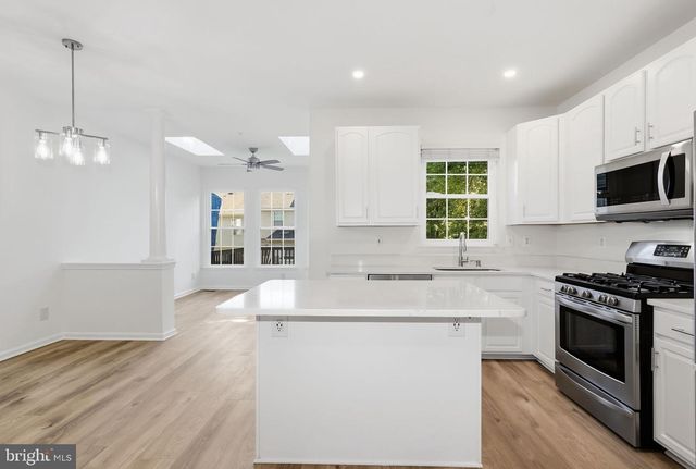 1 DIAMOND HILL CT, Germantown, MD 20874