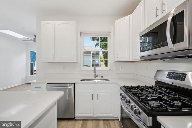 1 DIAMOND HILL CT, Germantown, MD 20874