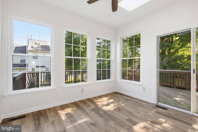 1 DIAMOND HILL CT, Germantown, MD 20874