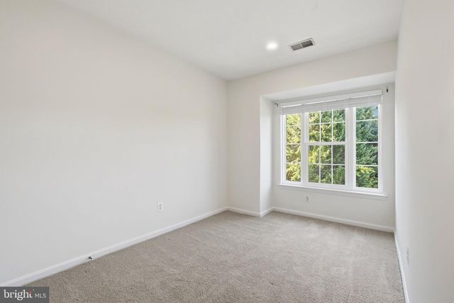 1 DIAMOND HILL CT, Germantown, MD 20874