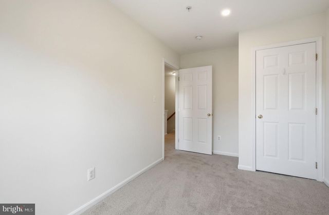 1 DIAMOND HILL CT, Germantown, MD 20874