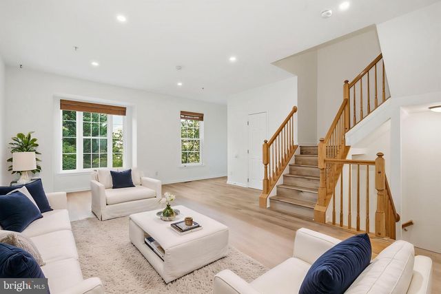 1 DIAMOND HILL CT, Germantown, MD 20874