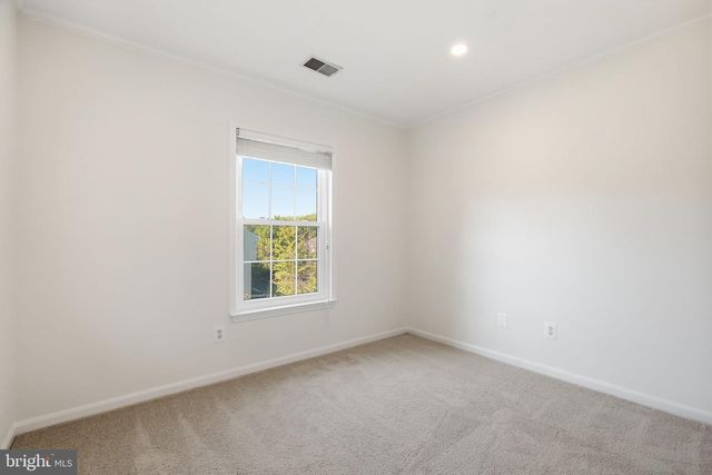 1 DIAMOND HILL CT, Germantown, MD 20874