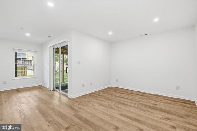 1 DIAMOND HILL CT, Germantown, MD 20874