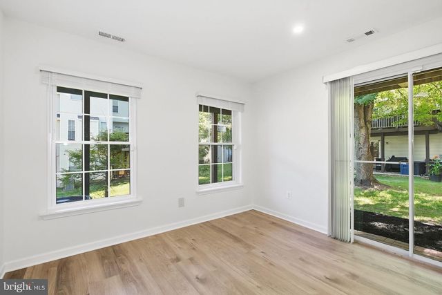 1 DIAMOND HILL CT, Germantown, MD 20874
