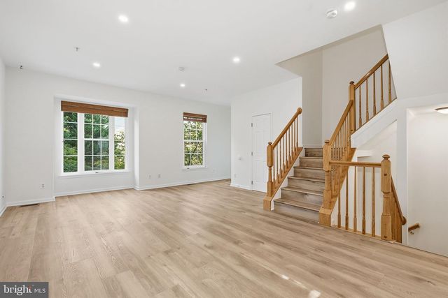 1 DIAMOND HILL CT, Germantown, MD 20874