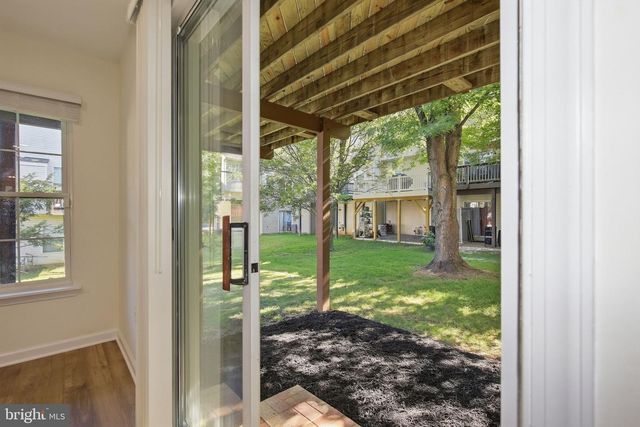 1 DIAMOND HILL CT, Germantown, MD 20874