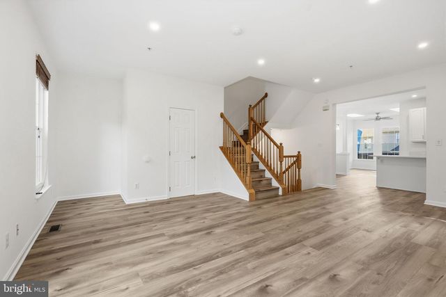 1 DIAMOND HILL CT, Germantown, MD 20874