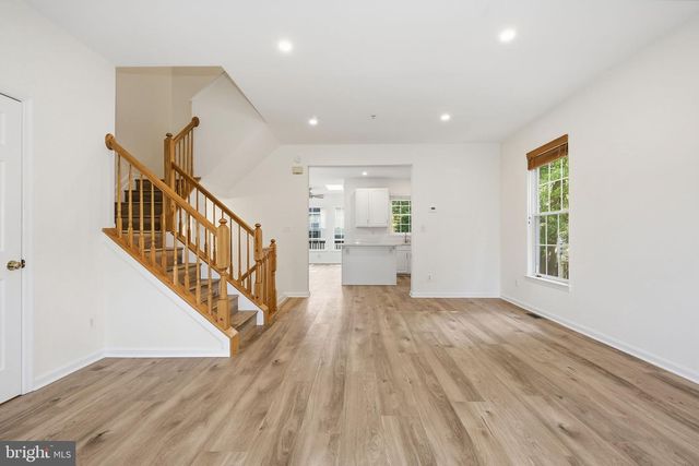 1 DIAMOND HILL CT, Germantown, MD 20874