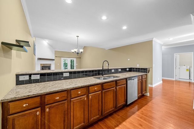 123 Rose Dr, Dover, TN 37058