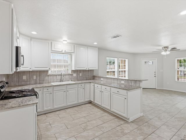1400 Stewart Street, Fort Worth, TX 76104