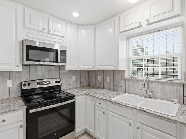 1400 Stewart Street, Fort Worth, TX 76104