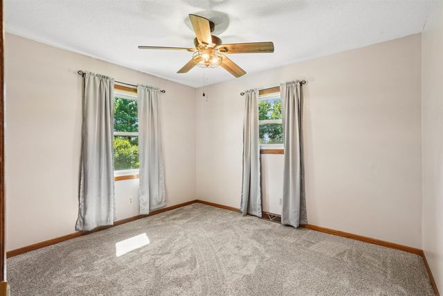 2317 S Frederick Avenue, Oelwein, IA 50662