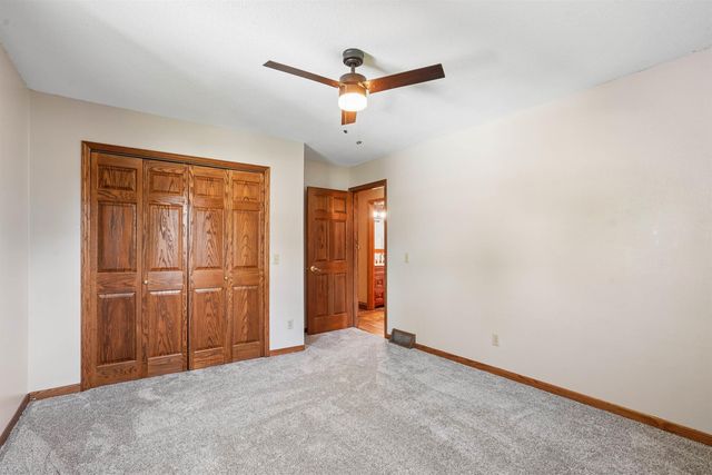 2317 S Frederick Avenue, Oelwein, IA 50662