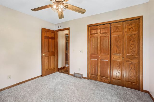 2317 S Frederick Avenue, Oelwein, IA 50662