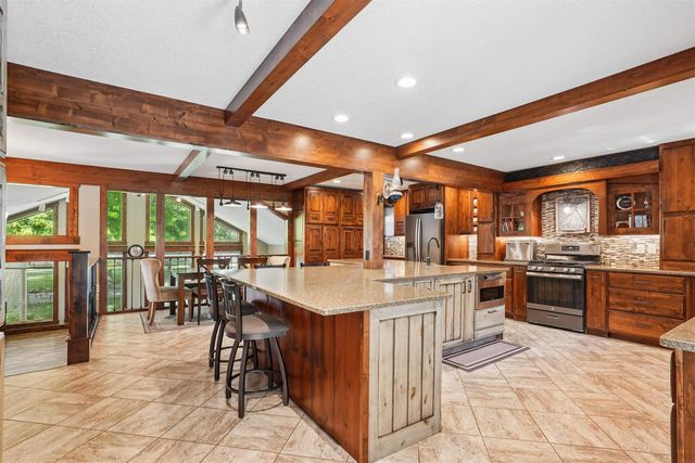 2317 S Frederick Avenue, Oelwein, IA 50662